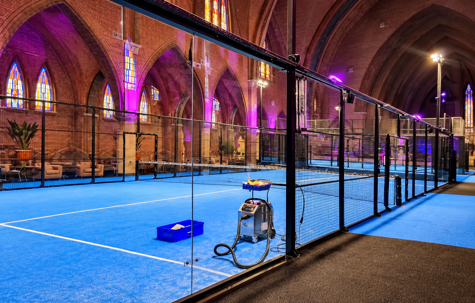 Čišćenje padel terena parom 